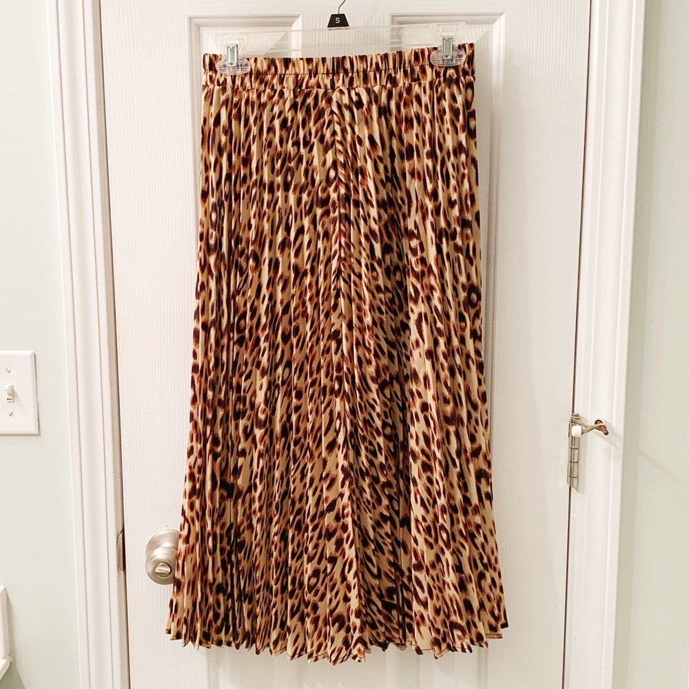 WOMEN’S LEOPARD PRINT MIDI SKIRT